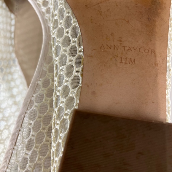 Ann Taylor Shireen Mesh Flats, size 11 - Picture 4 of 6